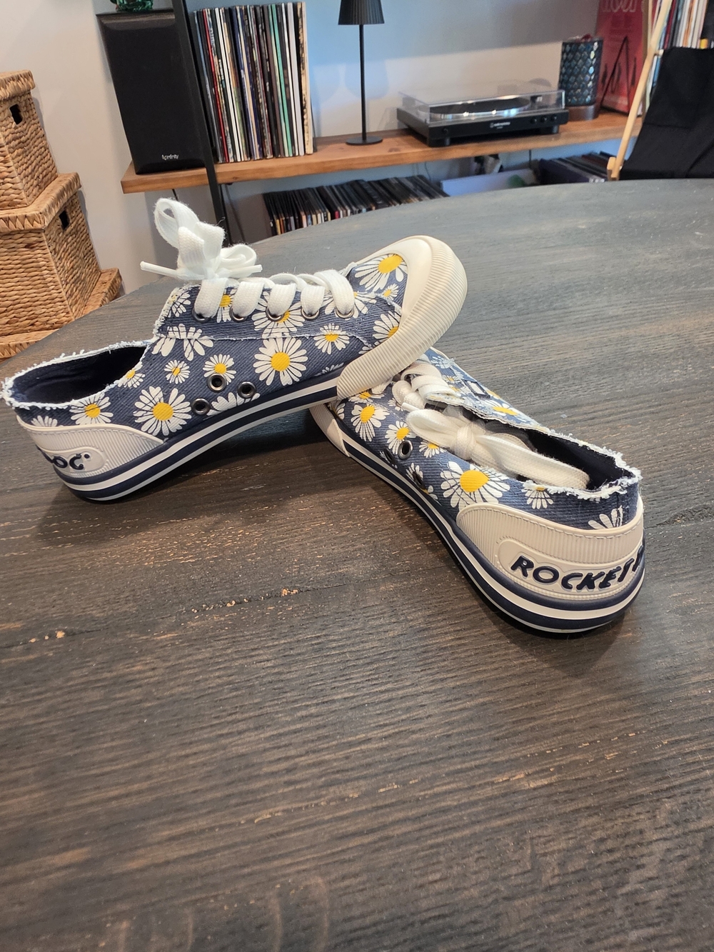 Rocket Dog Women's Daisy Print Navy Lace-Up Sneakers